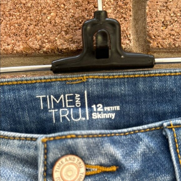 🍒Time and Tru Faded Blue Skinny Jeans - Picture 2 of 11